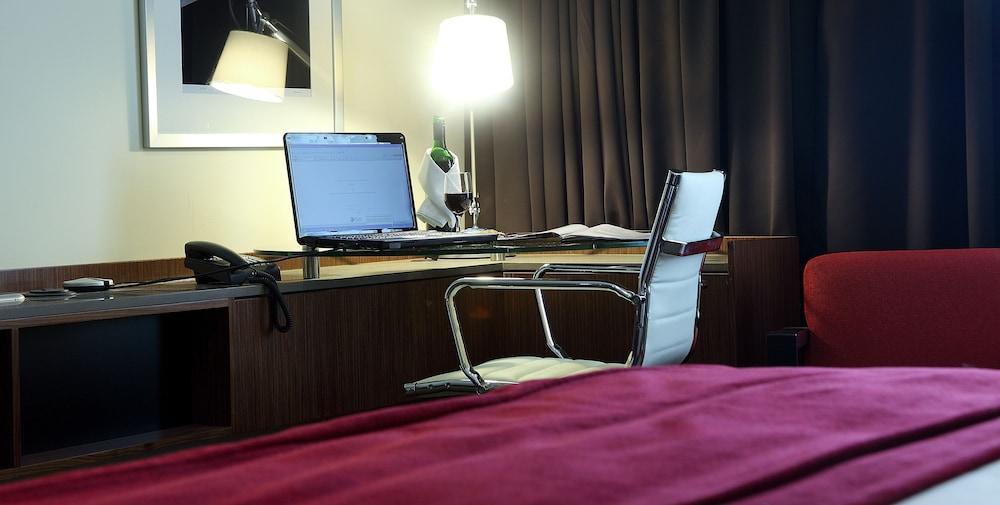 Mercure Sydney Hotel 4*